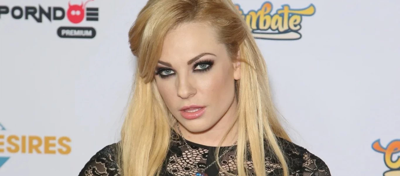 Νεκρή η πρωταγωνίστρια ερωτικών ταινιών Dahlia Sky - Βρέθηκε μέσα στο όχημά της